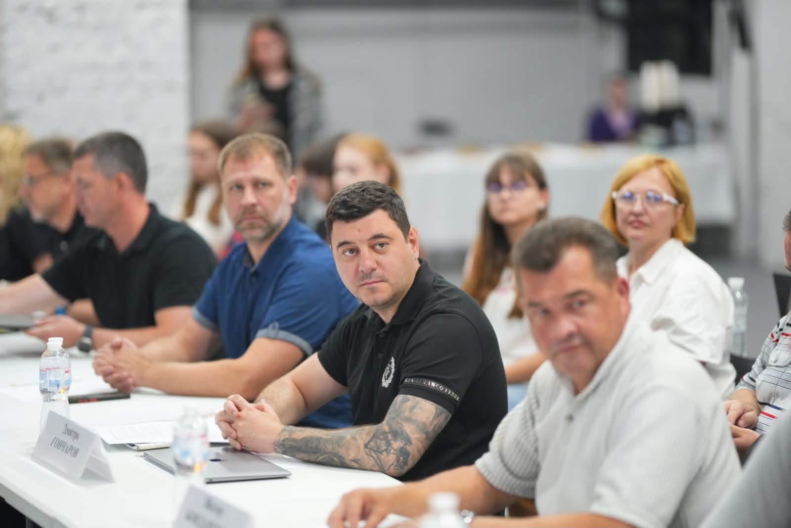 Дмитро Гончаров під час робочої зустрічі